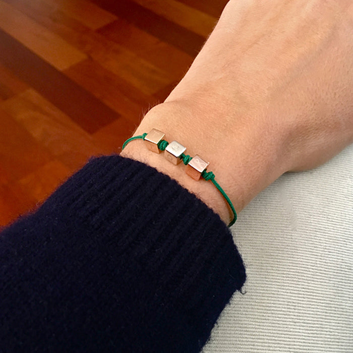 Pulsera Cubitos 3 colores cordón verde esmeralda con nudos Personalizado HOPS regalo para mujeres