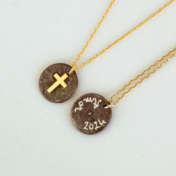 Collar religioso Cruz fondo plata oscuro regalo de comunión Personalizado HOPS