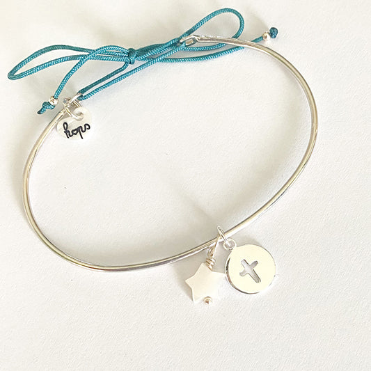 Pulsera Aro plata con Cru calada pequeña y estrellita nácar cordón seda azul petróleo Personalizado HOPS regalo para adolescentes comunión