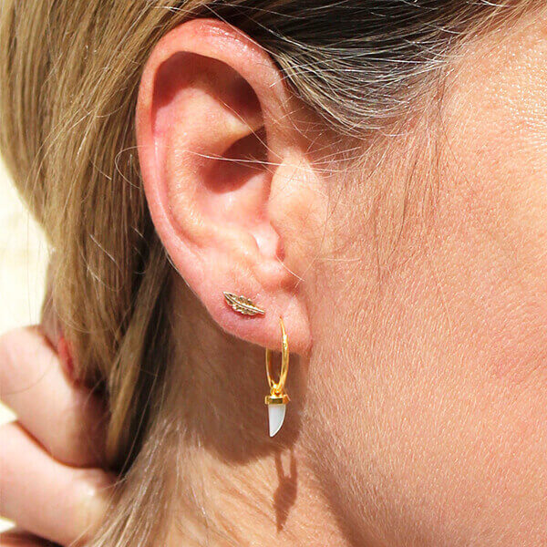 Pendientes aros colmillos ónix oro HOPS