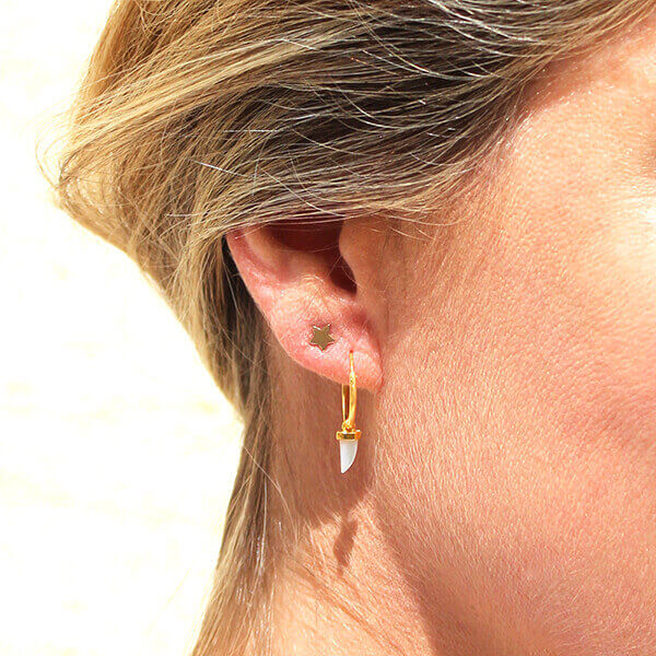 Pendientes aros colmillos ónix oro HOPS